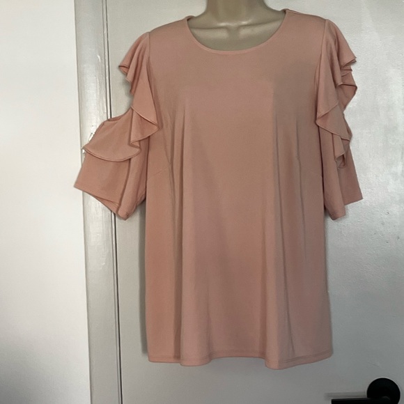 ⭐️ Bogo ⭐️ 🎈Eloquii peach Sz 18 cold shoulder top blouse - Picture 8 of 13